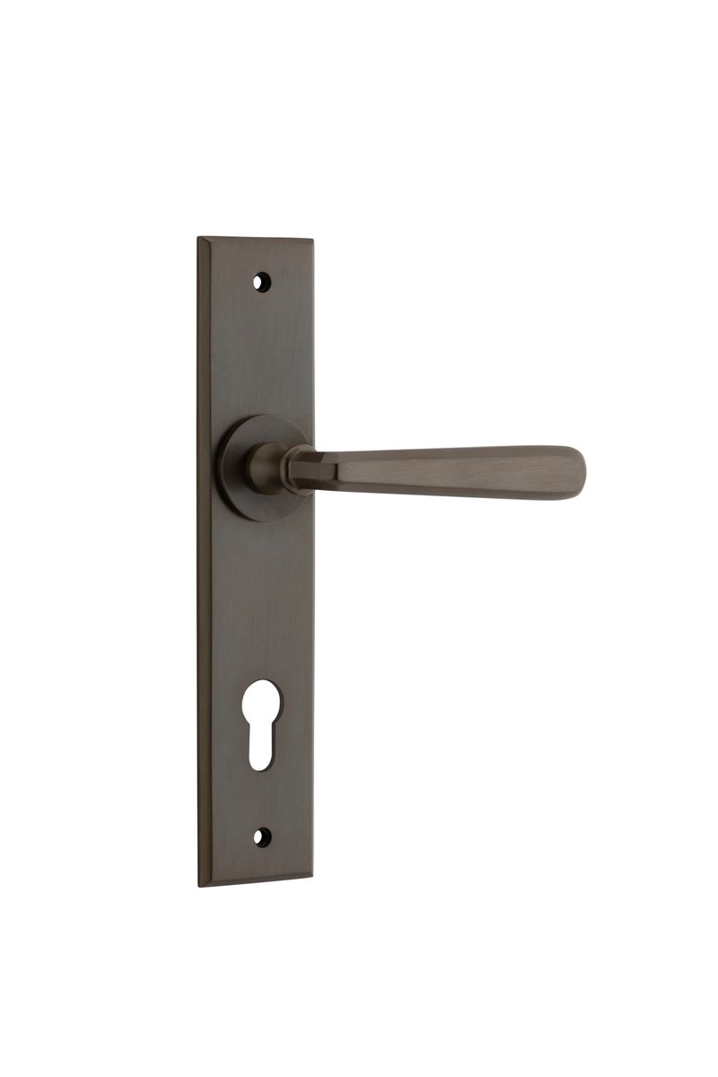 10880E85 - Copenhagen Lever - Chamfered Backplate - Signature Brass - Entrance