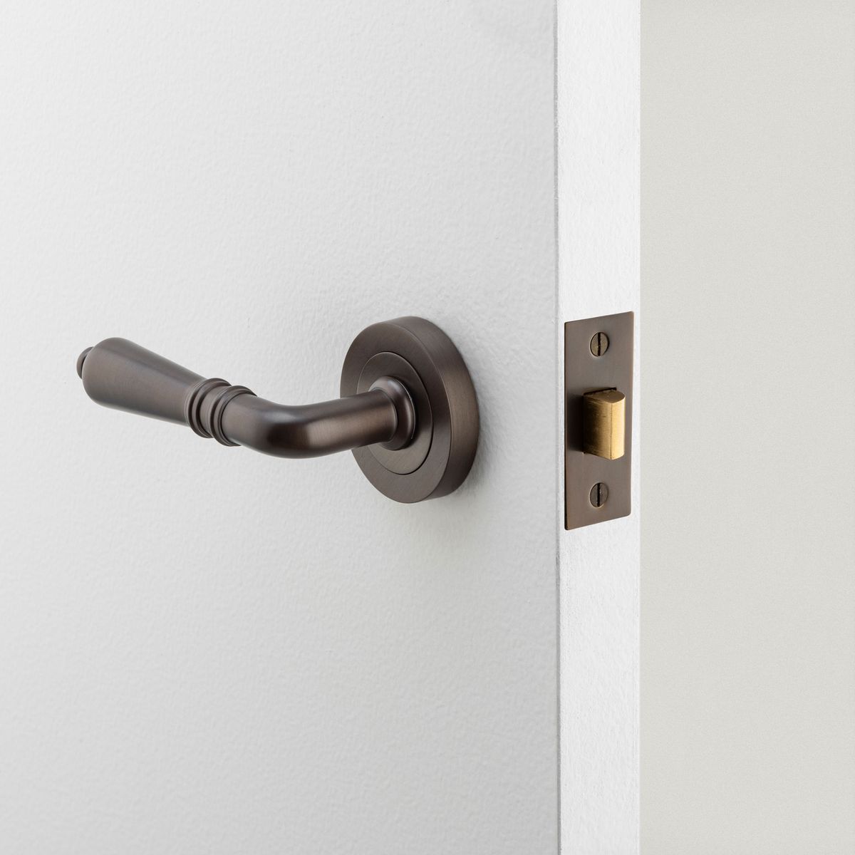 9201 - Sarlat Lever - Round Rose - Signature Brass - Passage