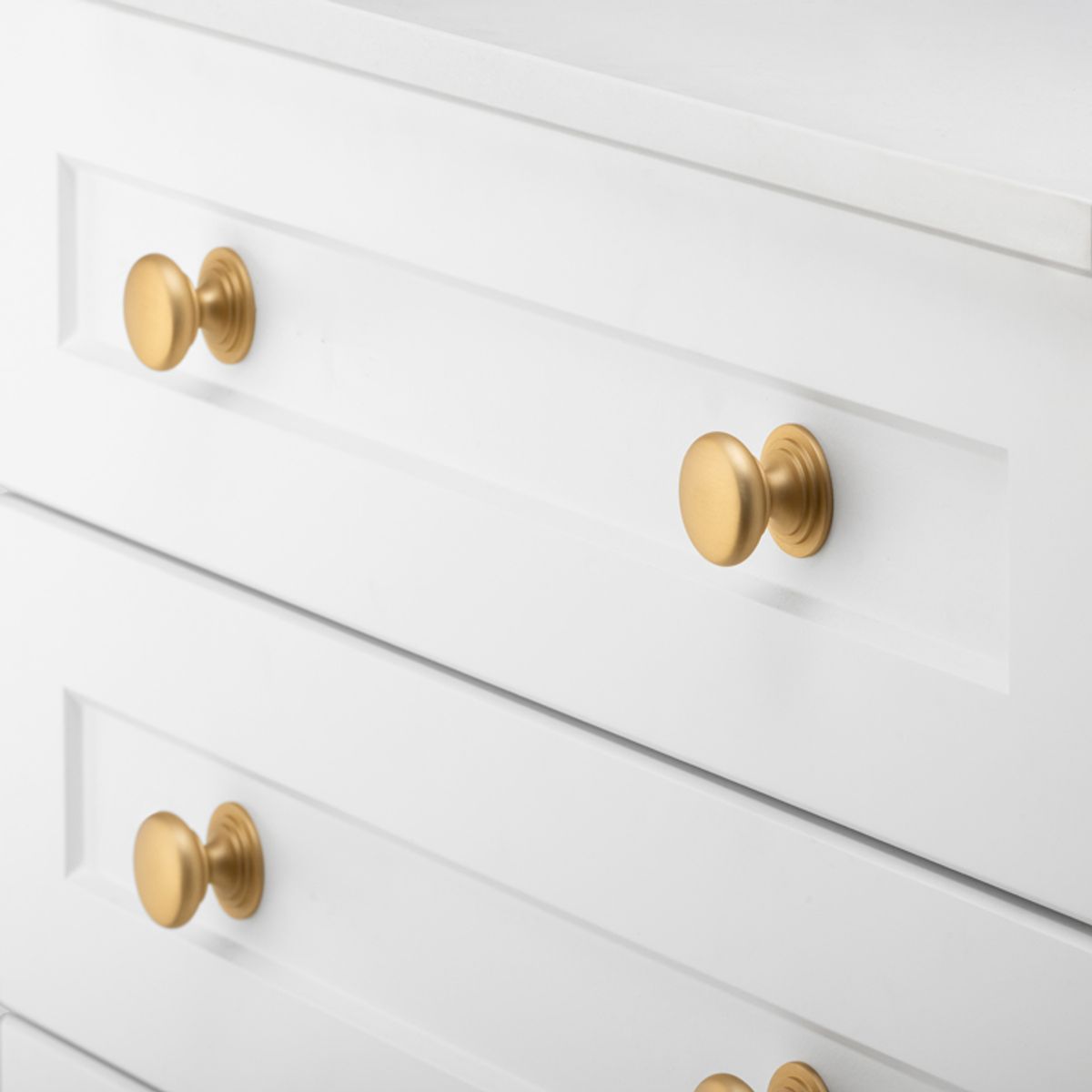 0579 - Sarlat Cupboard Knob - P32xD38mm - Brushed Brass