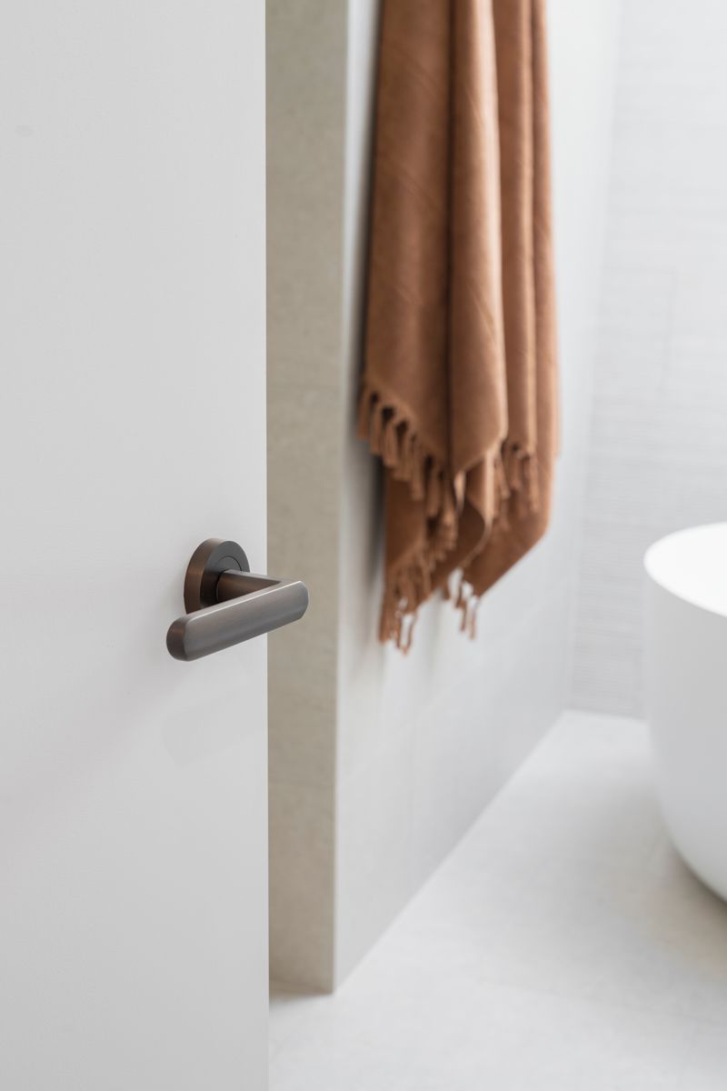 20771 - Osaka Lever - Round Rose - Signature Brass - Passage