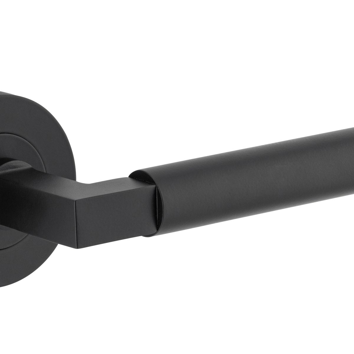 0343KIBPRIV60 - Berlin Lever - Round Rose Privacy Kit (Inbuilt Privacy) - Matt Black - Privacy