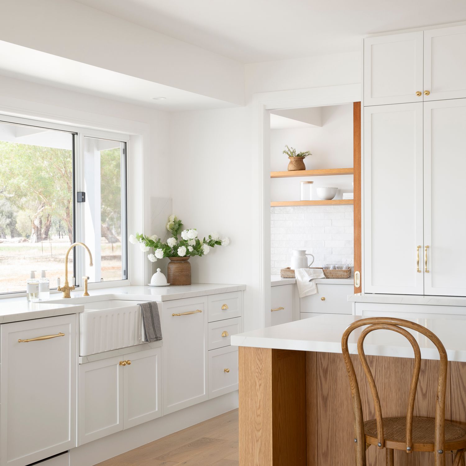 20810 - Sarlat Drawer Pull - Polished Brass