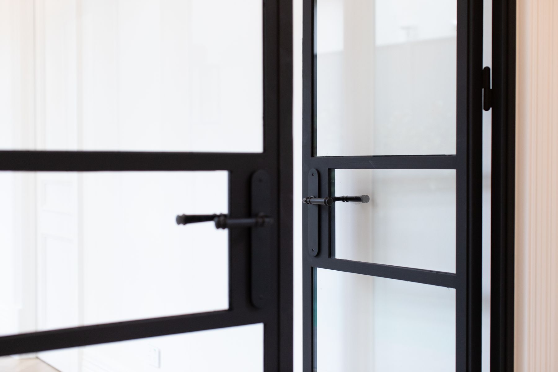 12730 - Verona Lever - Oval Backplate - Matt Black - Passage
