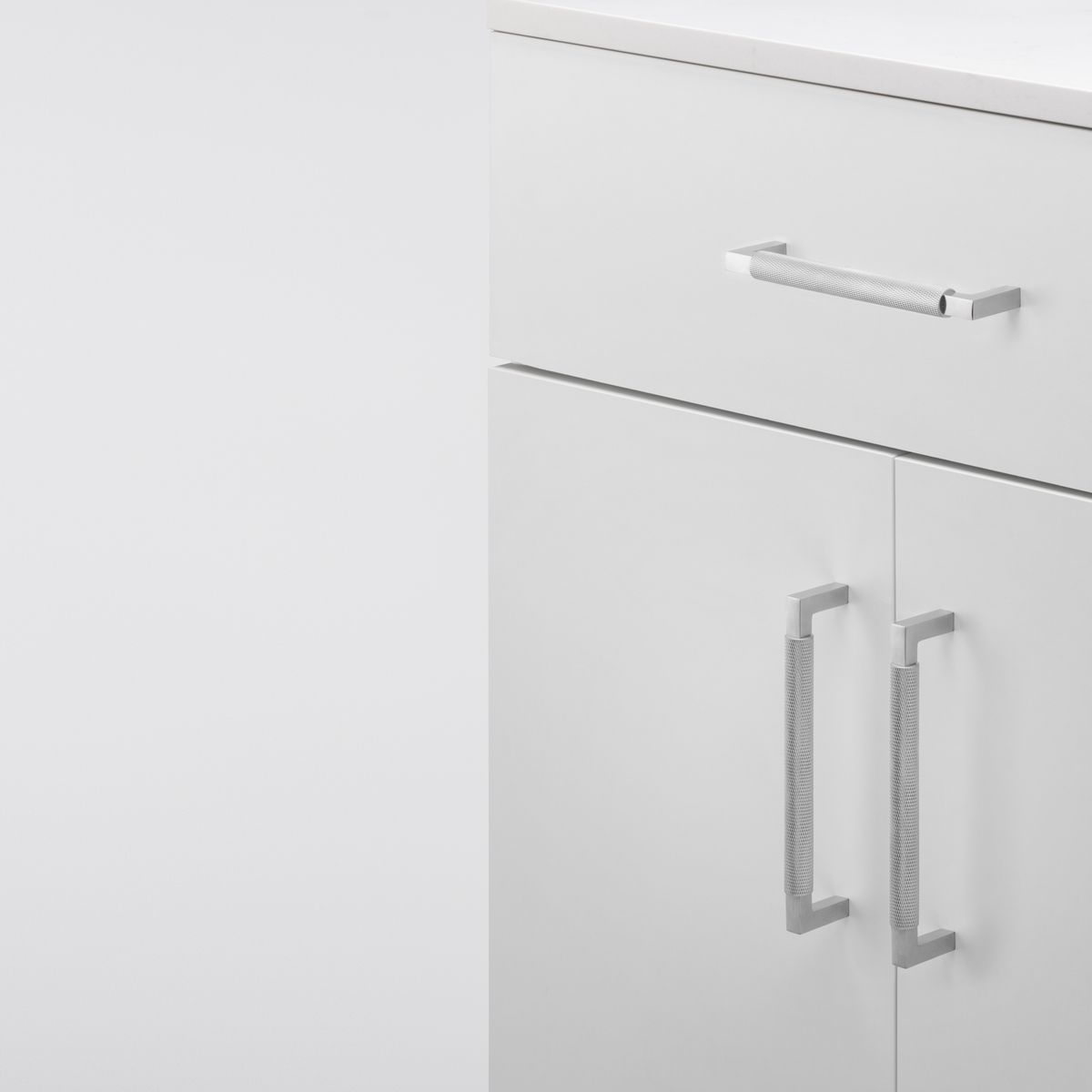 22113 - Brunswick Cabinet Pull - CTC160mm - Brushed Chrome