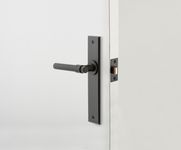 12904 - Helsinki Lever - Chamfered Backplate - Matt Black - Passage