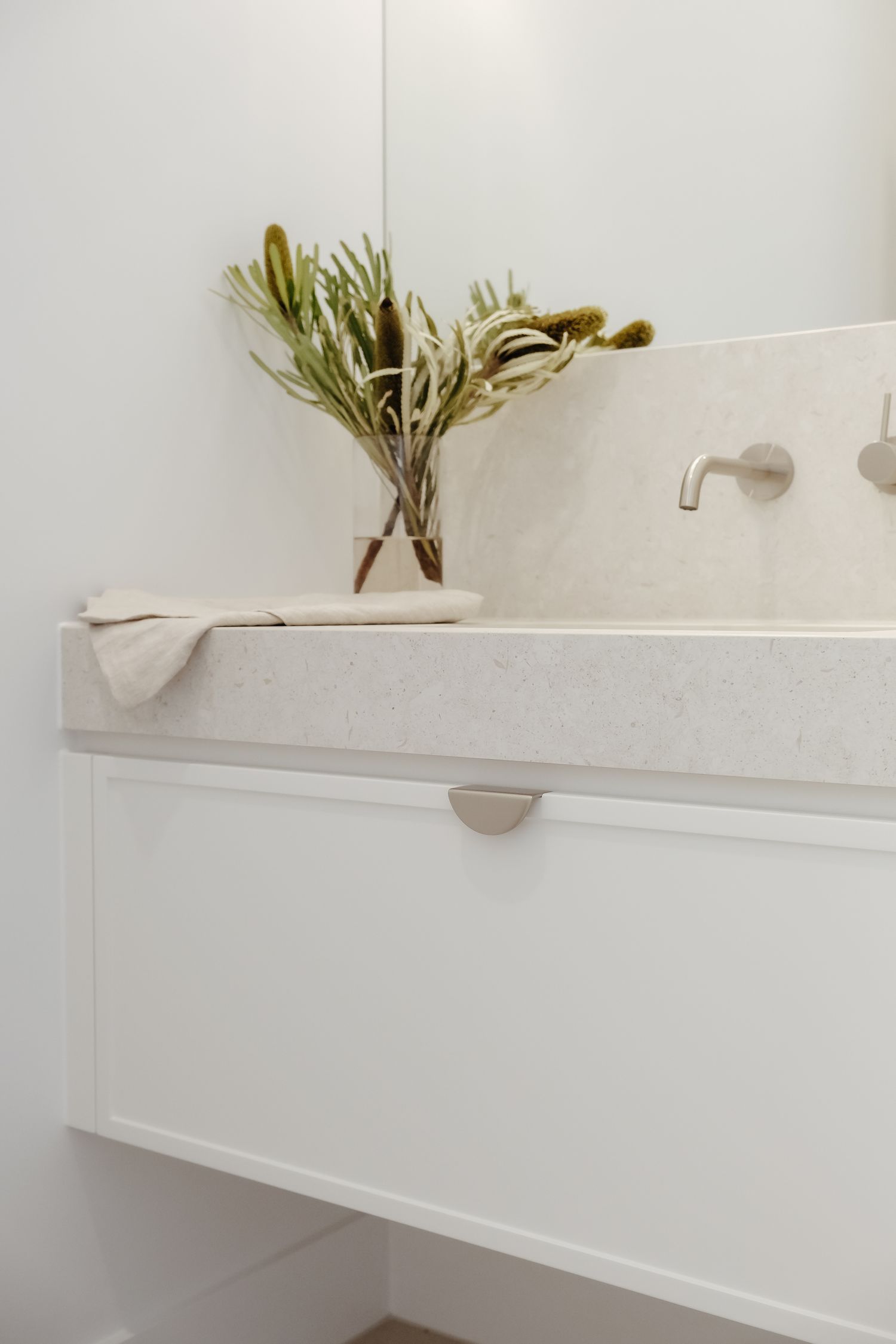 20939 - Osaka Lip Drawer Pull - Satin Nickel