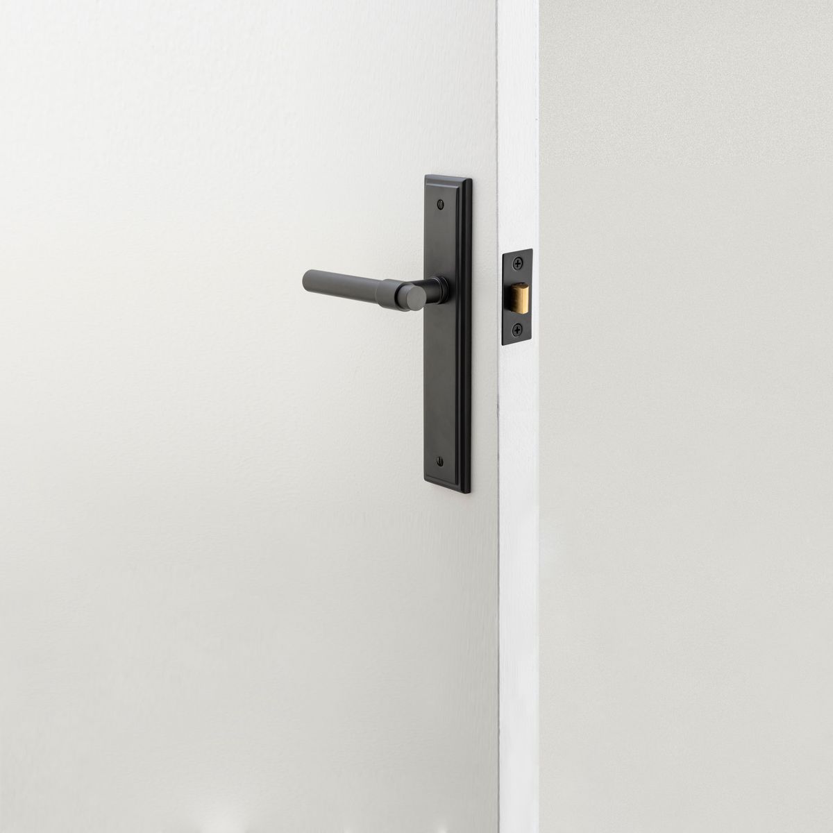12902 - Helsinki Lever - Stepped Backplate - Matt Black - Passage