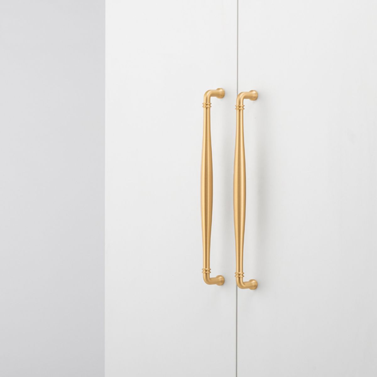 21096 - Sarlat Cabinet Pull - CTC320mm - Brushed Brass