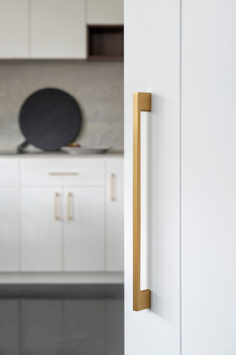 0556 - Cali Cabinet Pull - 160mm - Brushed Brass