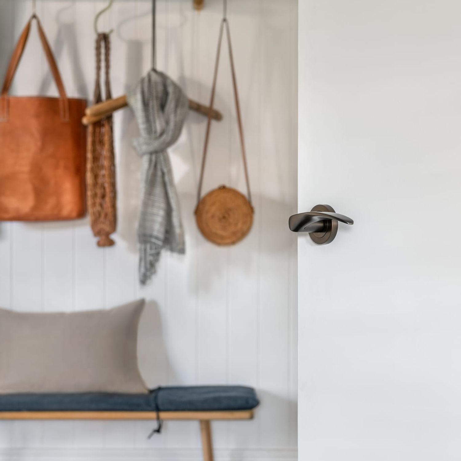 9364 - Oxford Lever - Round Rose - Brushed Brass - Passage