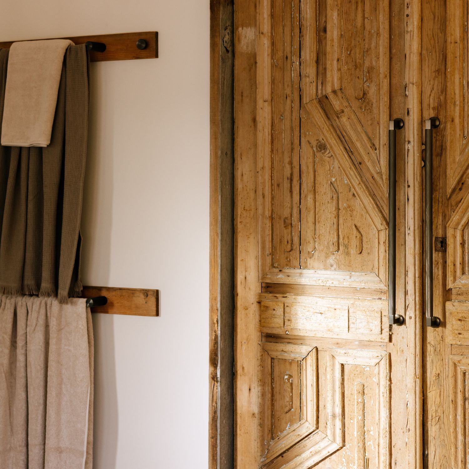 9435 - Brunswick Pull Handle - 450mm - Brushed Chrome