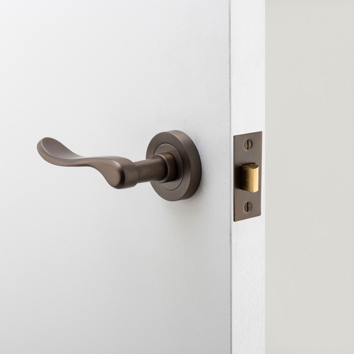 20791 - Stirling Lever - Round Rose - Signature Brass - Passage