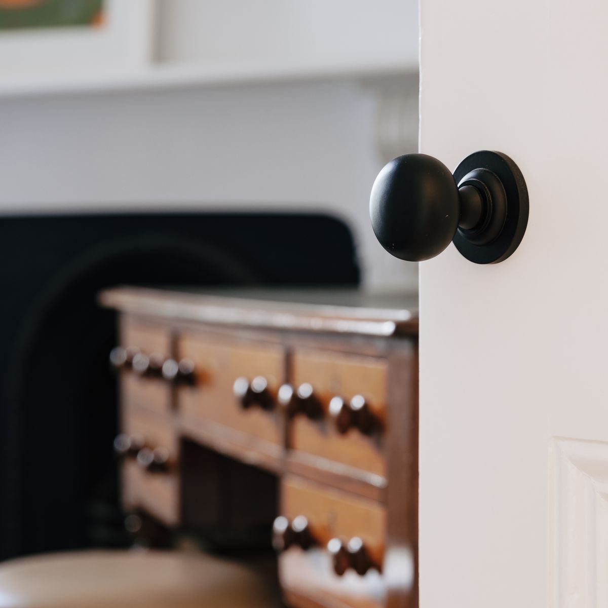 0203 - Cambridge Knob - Round Rose - Matt Black - Passage