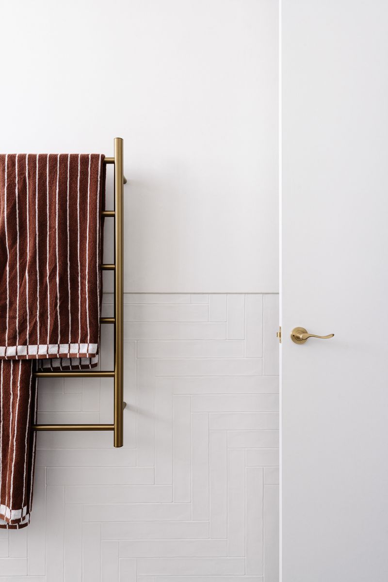 20796 - Stirling Lever - Round Rose - Brushed Brass - Passage