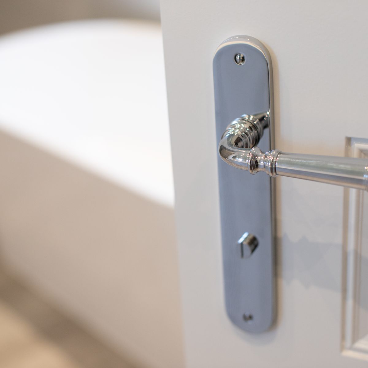 11730P85 - Verona Lever - Oval Backplate - Polished Chrome - Privacy