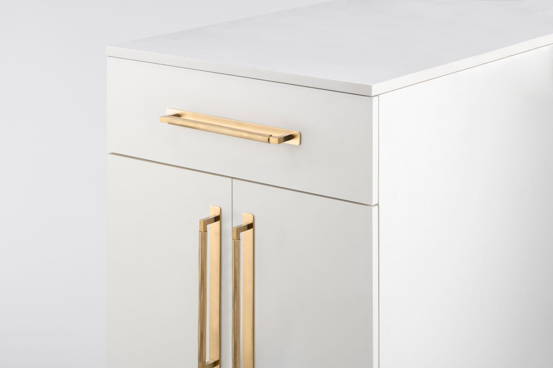 22120B - Brunswick Cabinet Pull with Backplate  - CTC256mm - Brushed Gold PVD