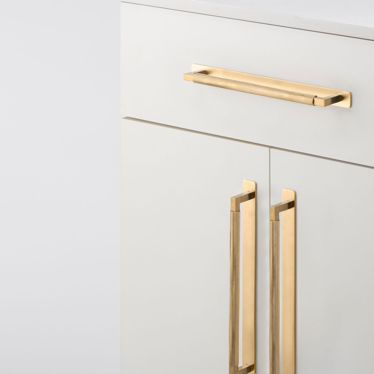 22120B - Brunswick Cabinet Pull with Backplate  - CTC256mm - Brushed Gold PVD