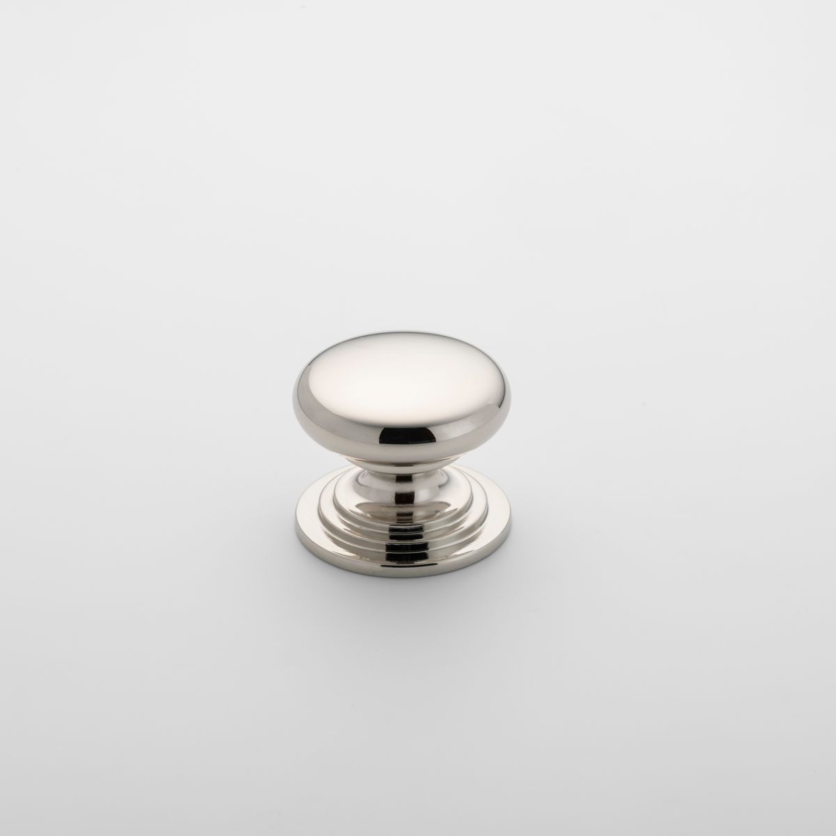 0574 - Sarlat Cupboard Knob - P27xD32mm - Polished Nickel