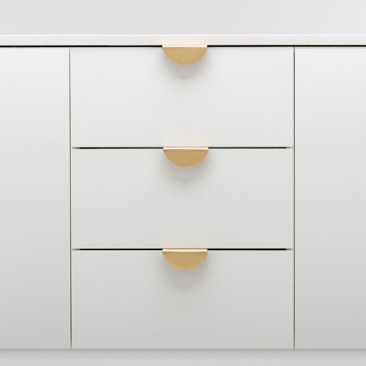 20936 - Osaka Lip Drawer Pull - Brushed Brass