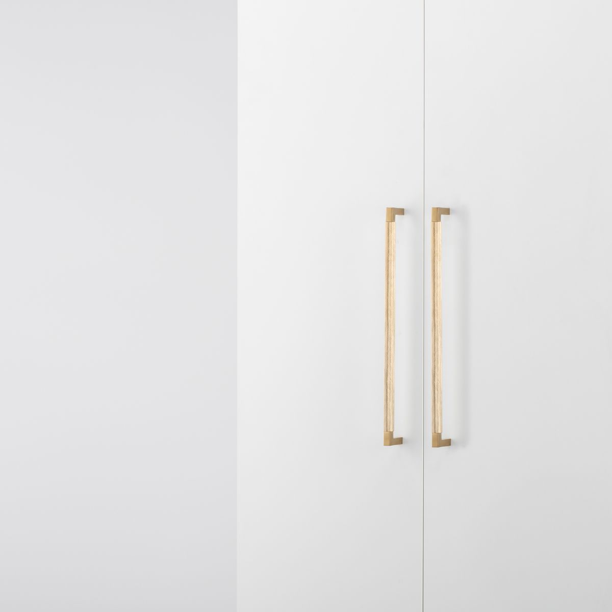 22130 - Brunswick Cabinet Pull - CTC320mm - Brushed Gold PVD