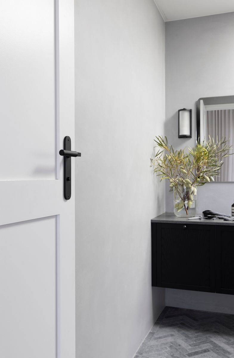 12768P85 - Brunswick Lever - Oval Backplate - Matt Black - Privacy