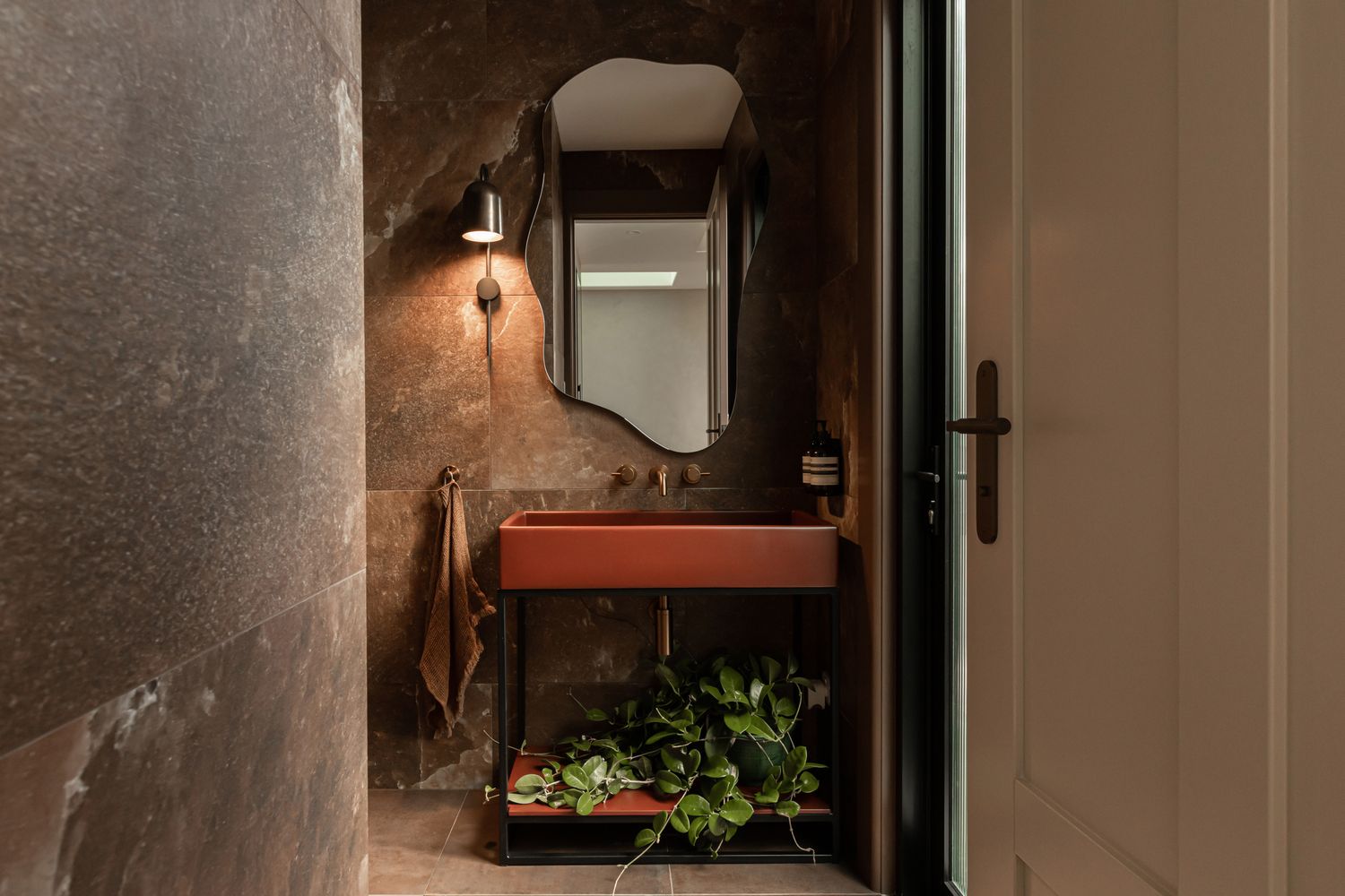 16268E85 - Brunswick Lever - Oval Backplate - Brushed Gold PVD - Entrance