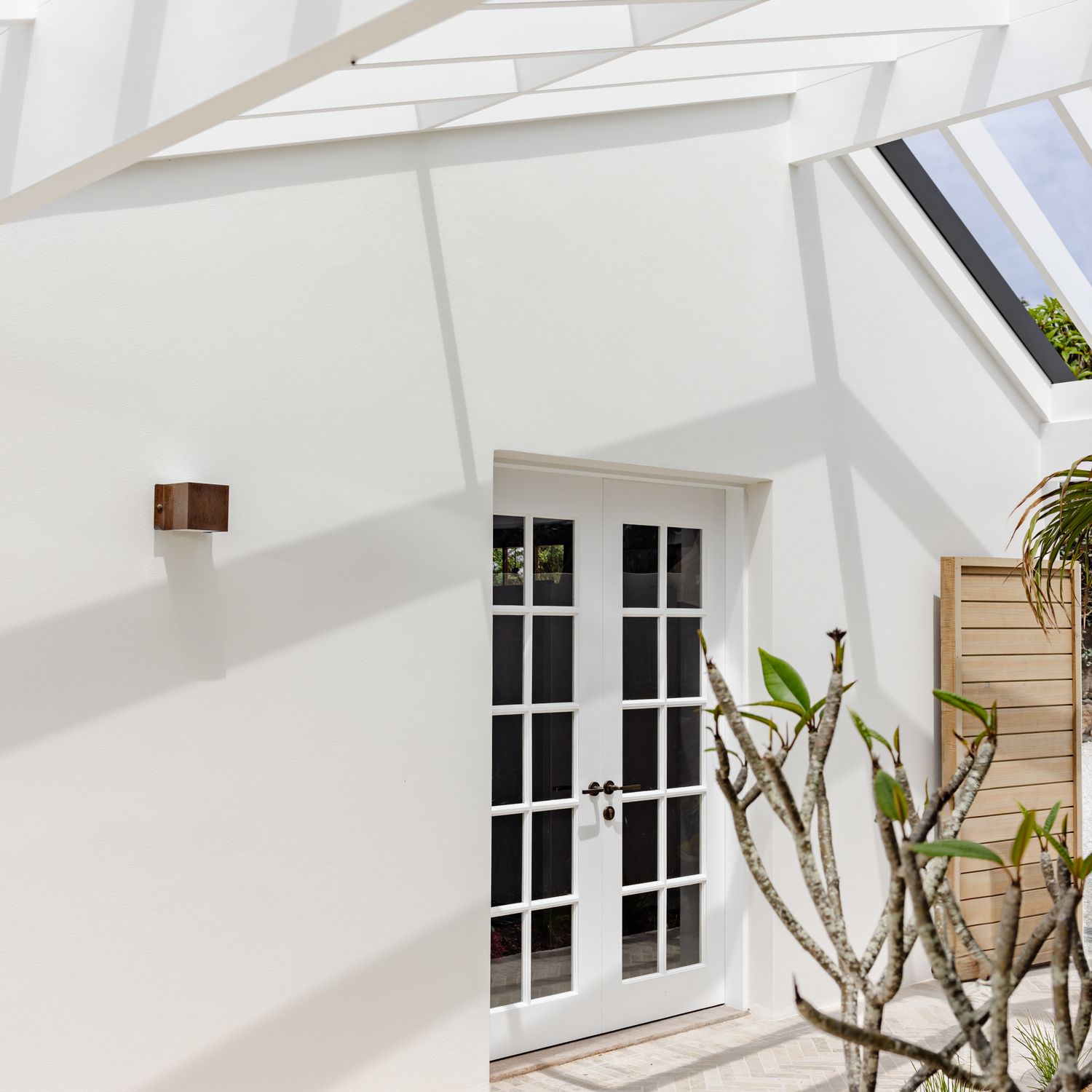 0320 - Annecy Lever - Round Rose - Polished Brass - Passage