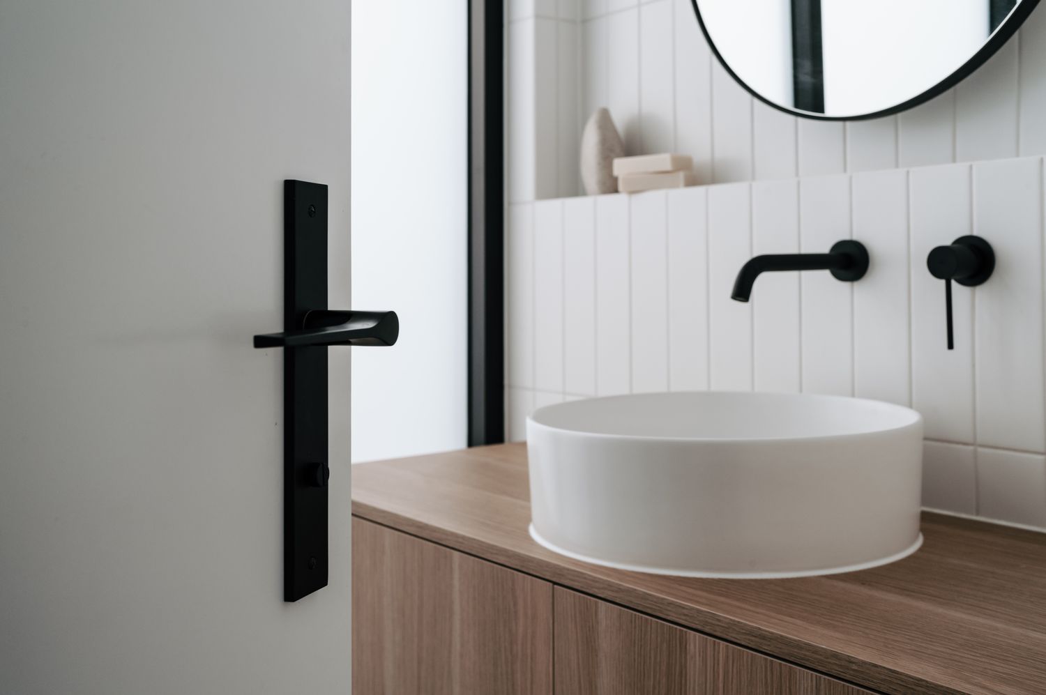 0455 - Como Lever - Round Rose - Brushed Brass - Passage