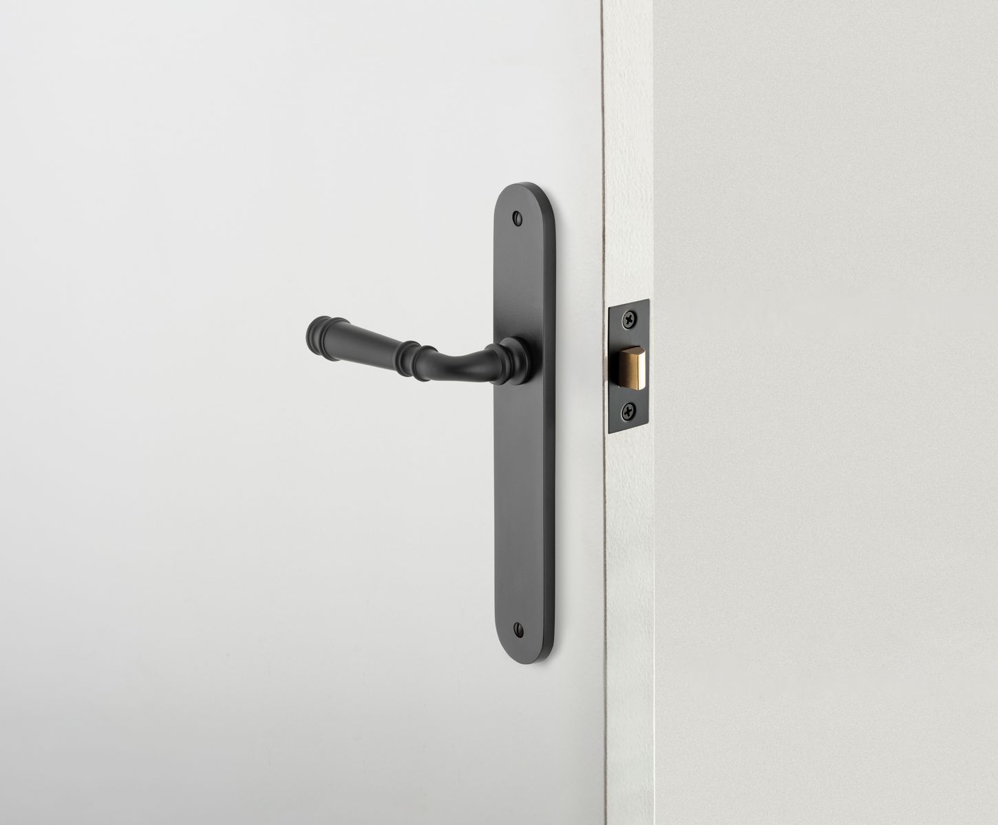 12730 - Verona Lever - Oval Backplate - Matt Black - Passage