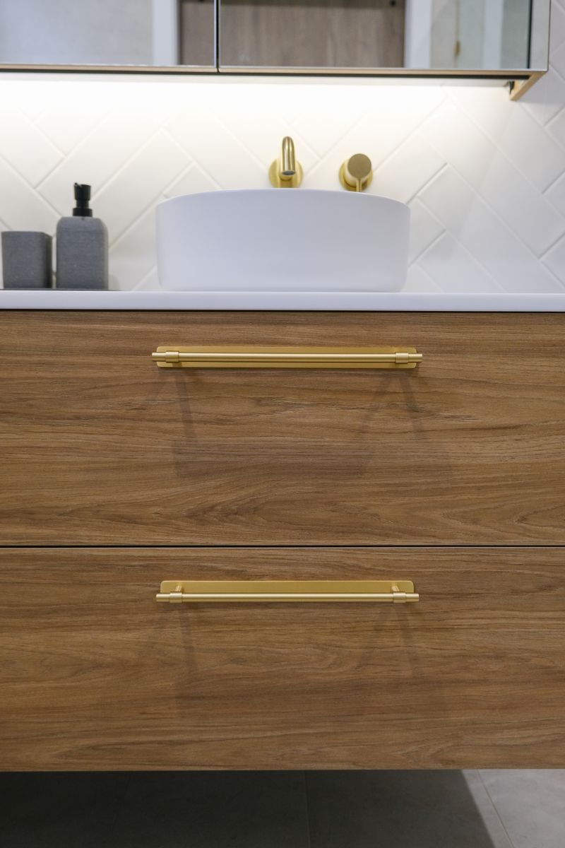 21026B - Helsinki Cabinet Pull with Backplate - CTC256mm - Brushed Brass