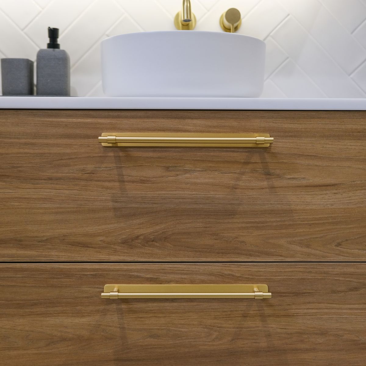 21026B - Helsinki Cabinet Pull with Backplate - CTC256mm - Brushed Brass