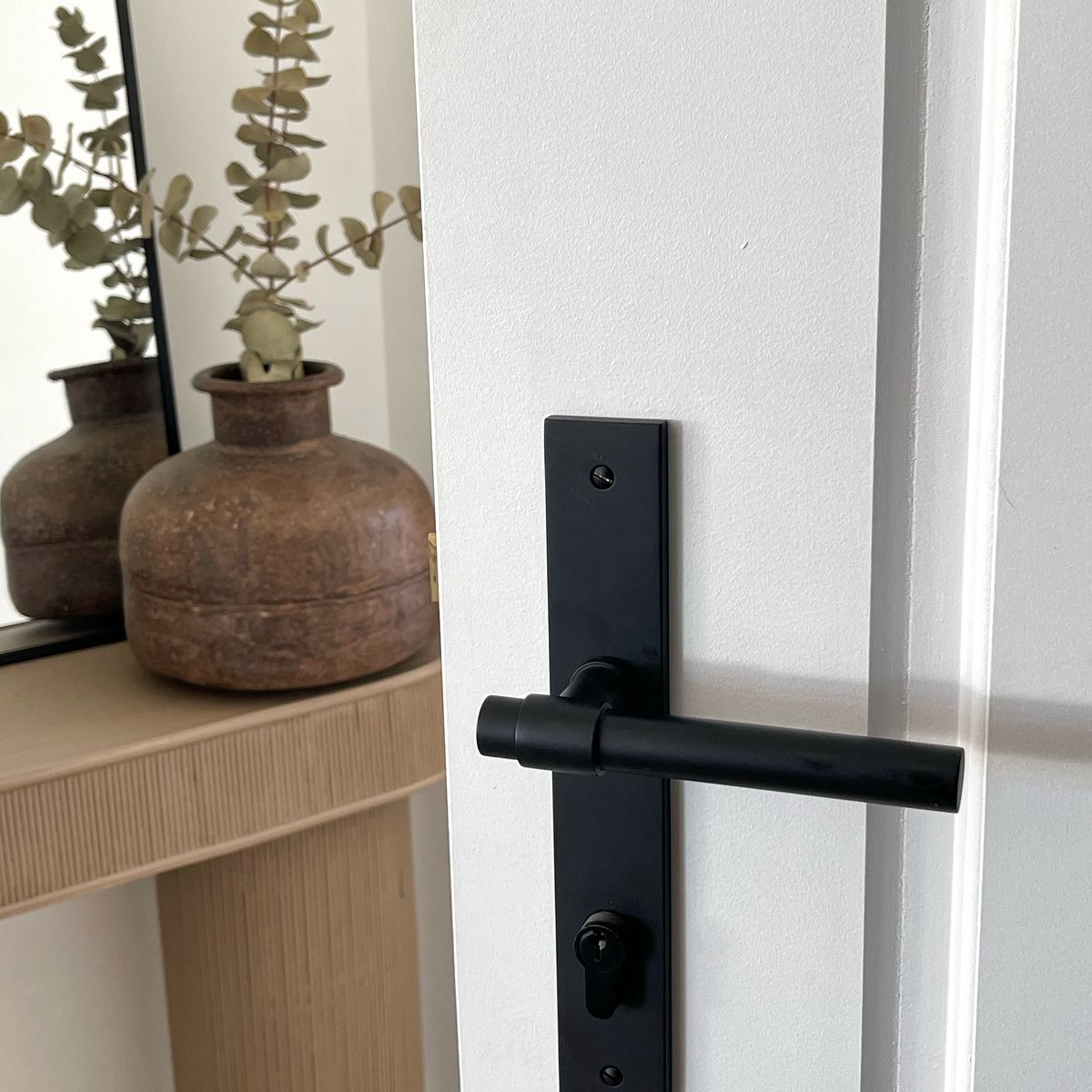 12896E85 - Helsinki Lever - Rectangular Backplate - Matt Black - Entrance