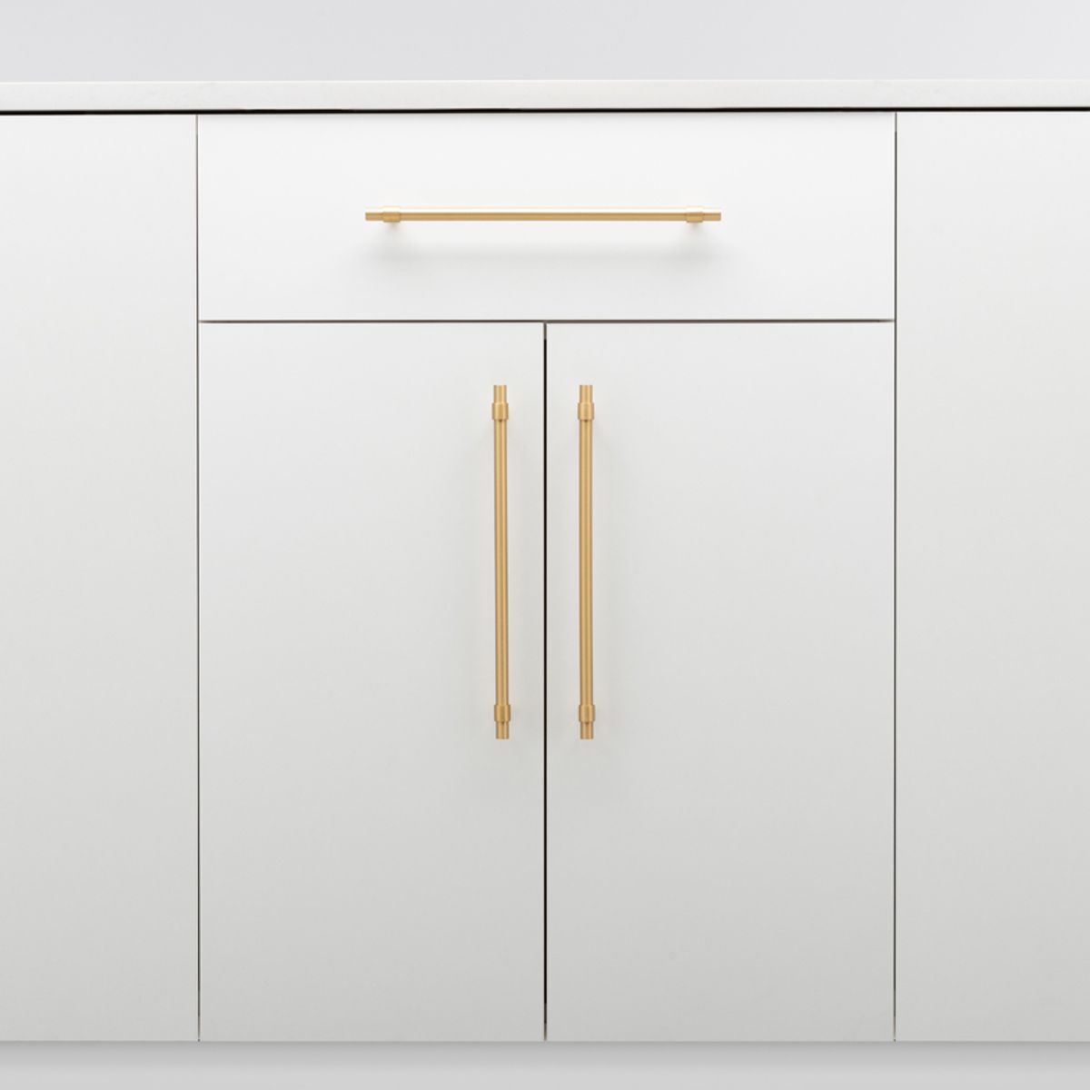 21021 - Helsinki Cabinet Pull - CTC256mm - Signature Brass