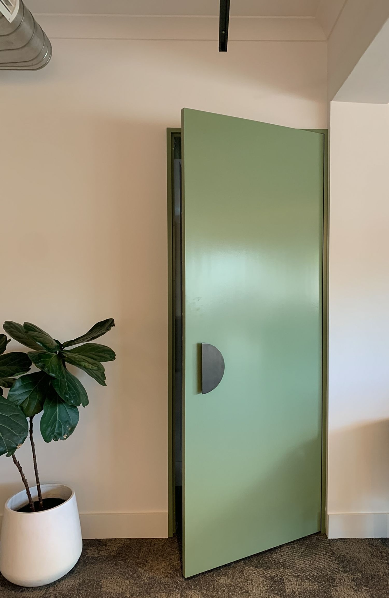 21346 - Osaka Large Pull - Brushed Brass