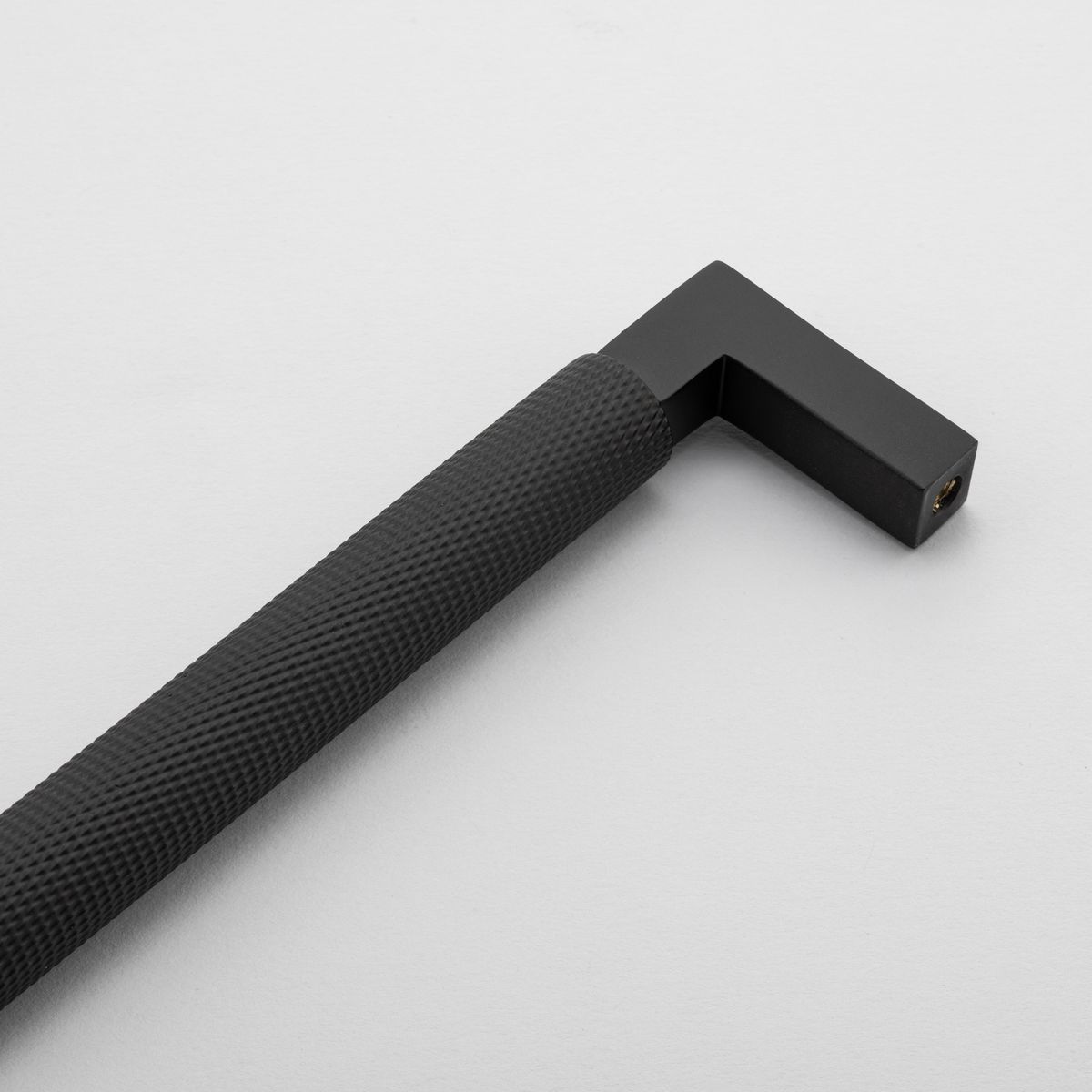 22121 - Brunswick Cabinet Pull - CTC256mm - Matt Black