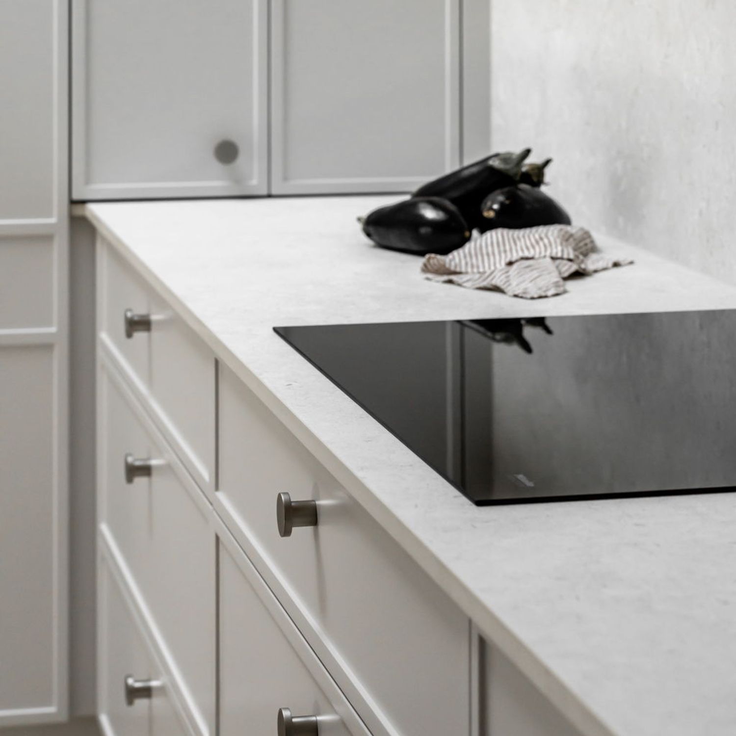 17438 - Osaka Cupboard Knob P28xD32mm - Brushed Gold PVD