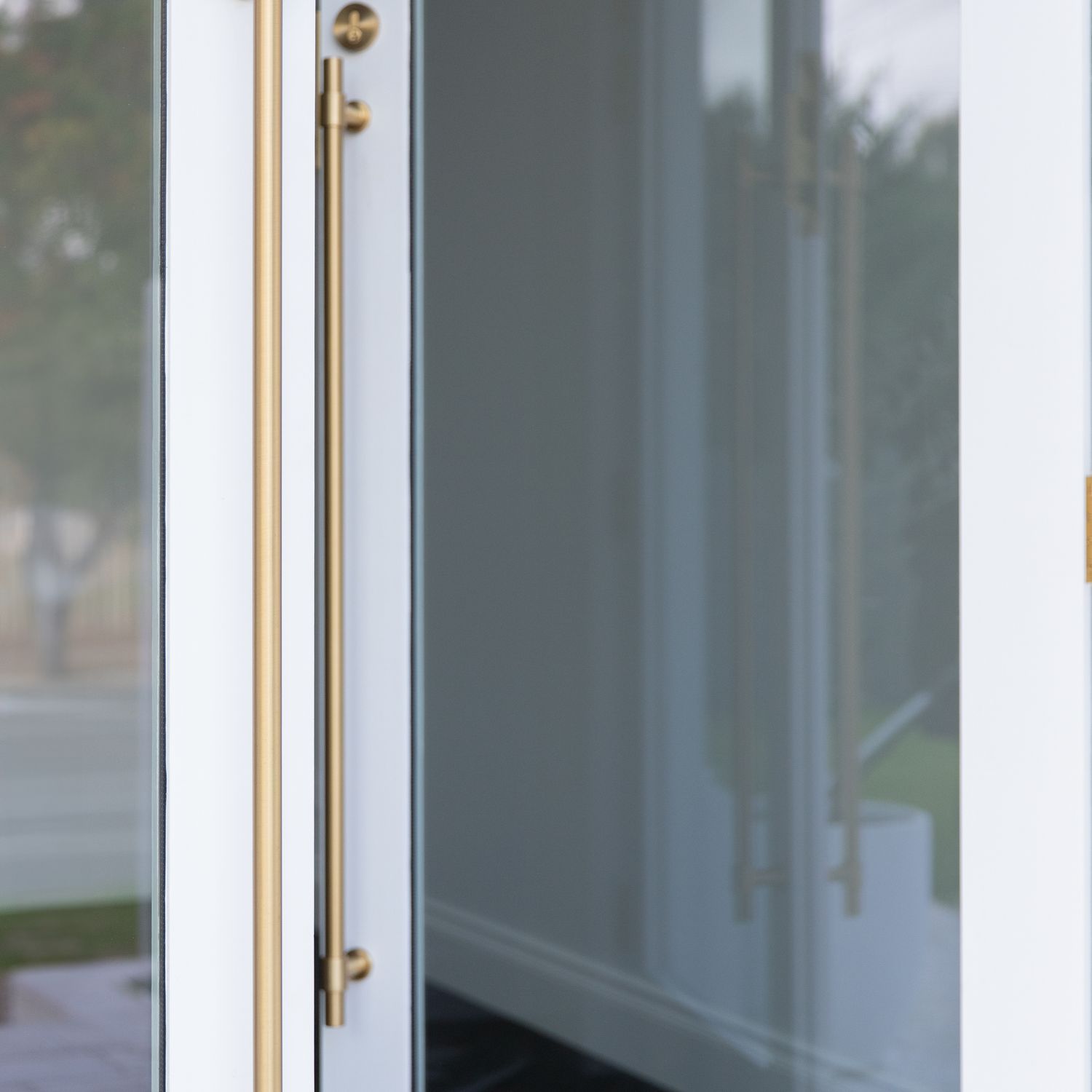20718 - Helsinki Pull Handle - 600mm - Brushed Brass