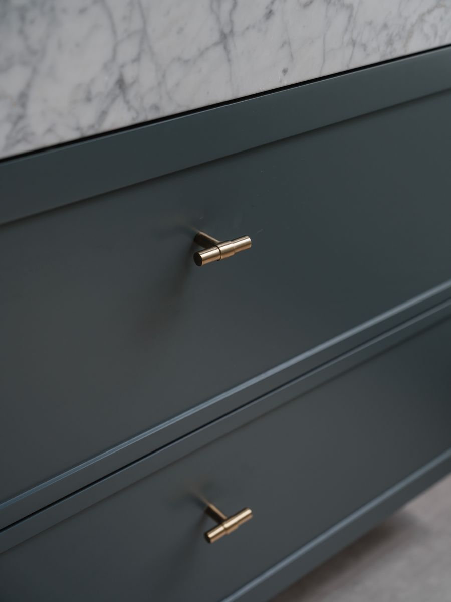20986 - Helsinki T Cabinet Pull - Brushed Brass