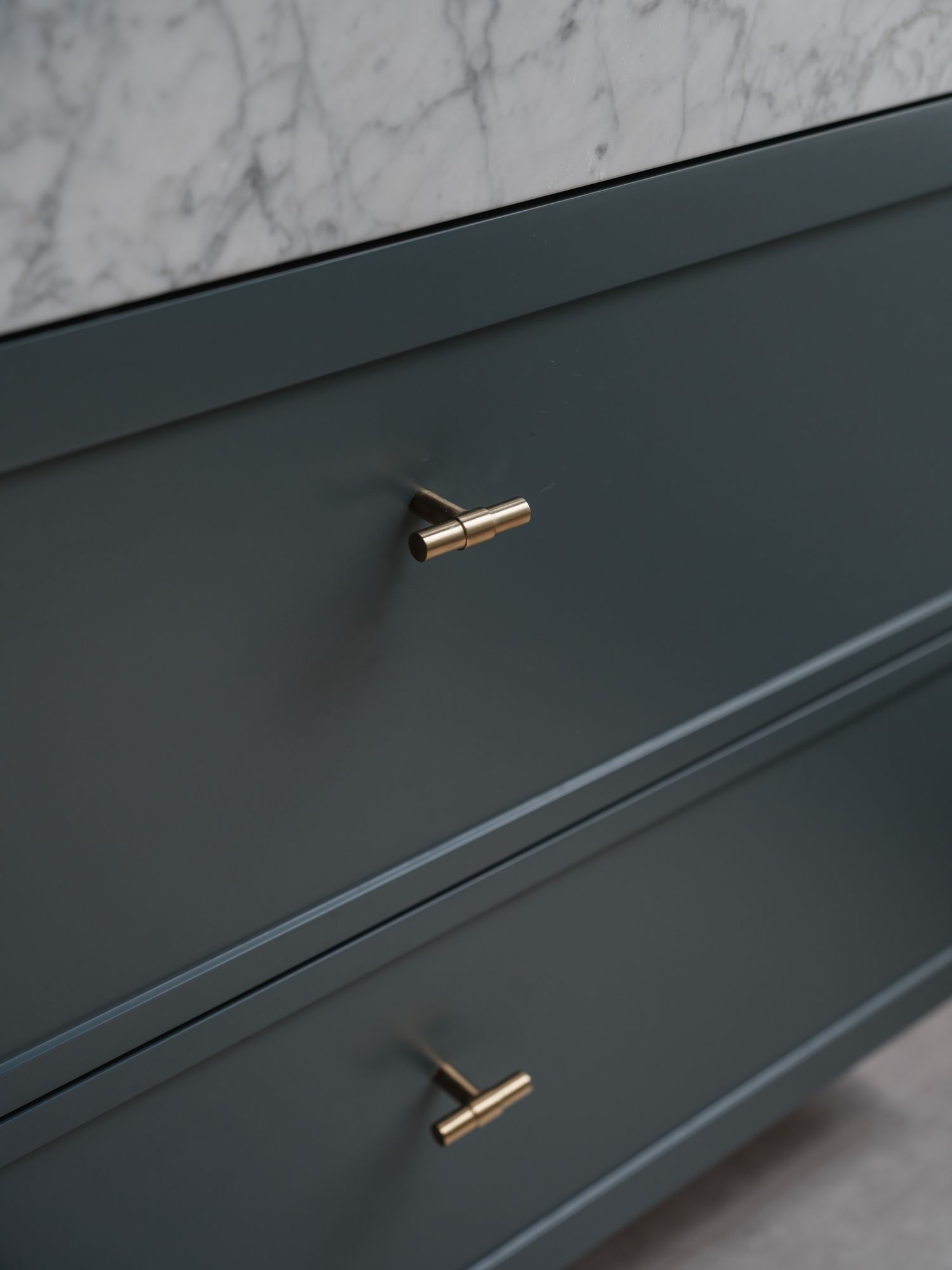 17153B - Helsinki Cabinet Pull with Backplate- CTC160mm - Brushed Gold PVD