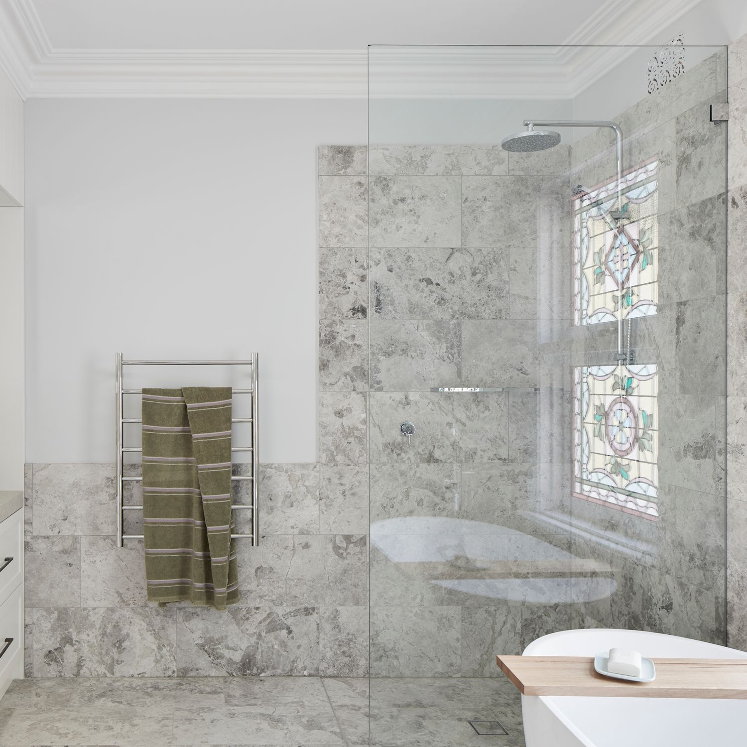 0517 - Cali Cabinet Pull - 256mm - Polished Brass